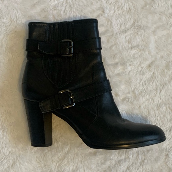 Tahari Robyn Black Leather Ankle Boots - Picture 3 of 4